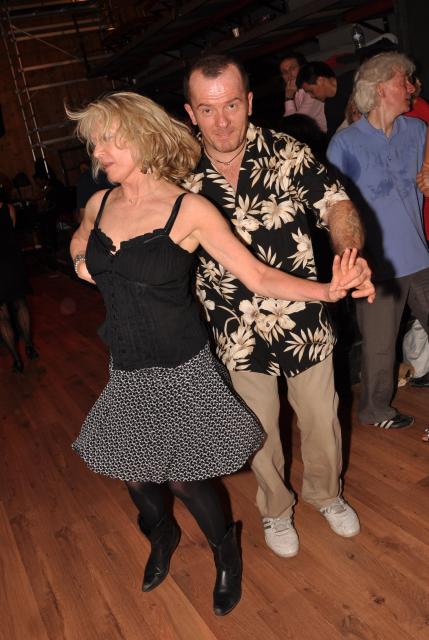 min 2010 04 18 station danse 143